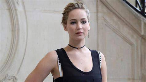 Foto sSyuUr JennifeR LaWrEnCe nikmati lemah Lihat angka minggu romantis image 1