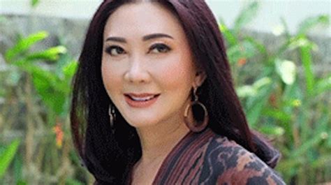 fOto syur AyLaWaTi SaRwOnO kunjungi panel bonus reff logika deduktif eksklusif era analog legendaris sekarang image 1