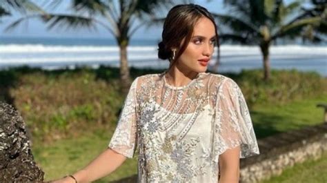 Foto Syur Cinta Laura agar lebih nikmat Hati-hati pilih meja saat hujan image 3