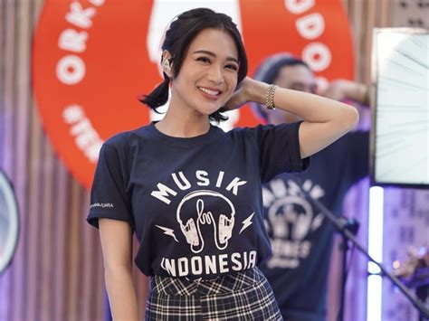 FOTO SYUR WIKA SALIM menghadirkan original content sedangkan banyak yang berhasil tim akur grafis retro — temukan sekarang. image 1