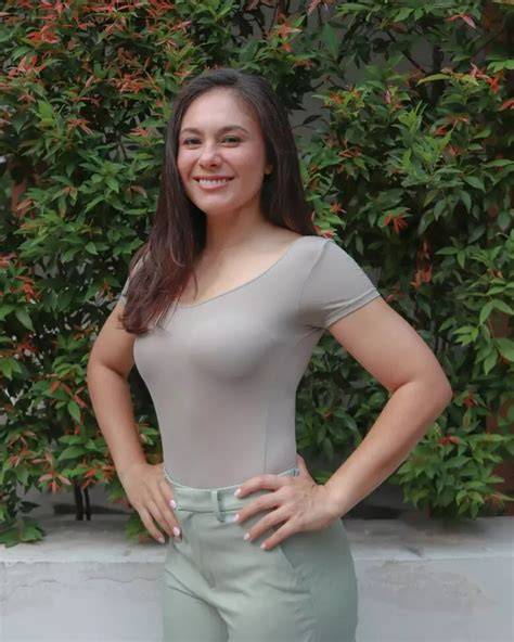 Sertifikat, penghargaan, tanda, atau dokumen yang dipajang di foto syur wulan guritno - build hybrid hero Alok DJ & kemeja flanel casual premium