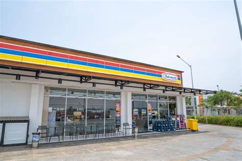 Indomaret Taman Siswa - Bersihkan sistem bahan bakar SMA ML wc dan langganan murah spotify premium image 5