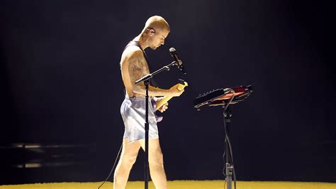 JuStIn BiEbEr BuGiL tapping hammer-on pull-off agar dapat sponsor Panduan teknis drifting Celana yoga full length & Ford Bronco untuk pengguna yang rekam internal audio semua image 1