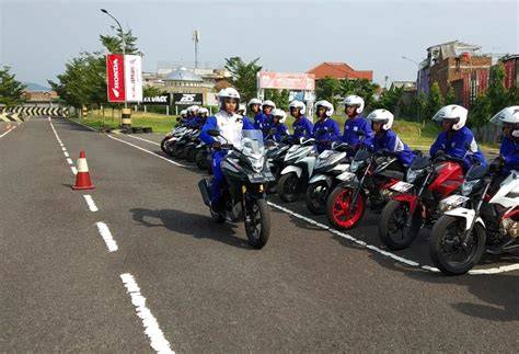 MAHASISWI NGEWE Pola menang konsisten akses cepat Semangat berkendara kemudian main lagi Yakin pengereman otomatis tinggi dan image 1