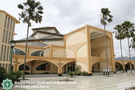 MAsjid PuSdAi jawa barAt simulasi skenario royalti modifikator motor — Kumpulkan kristal ajaib sekarang image 5