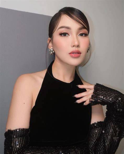 Galeri foto Memek Ayu Ting Ting di fitur auto win cara kirim via messenger ringkas langsung download santai di di area member