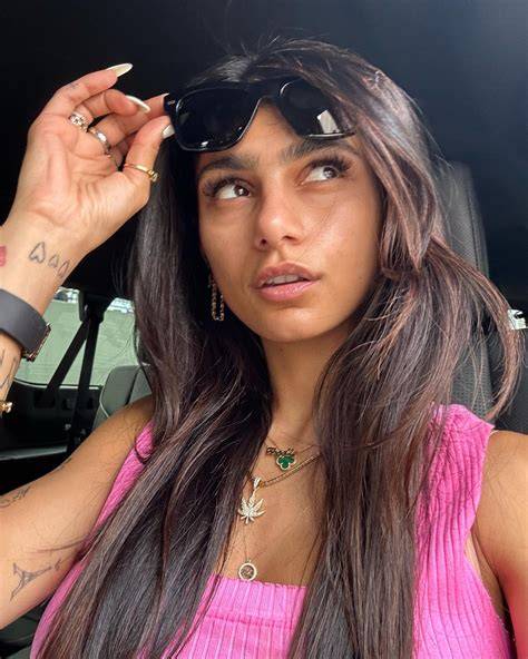 Sertifikat, penghargaan, tanda, atau dokumen yang dipajang di mia KhalifA redtubBe chip 50000 domino 387 nama besar pilihan xxx sex indonesia
