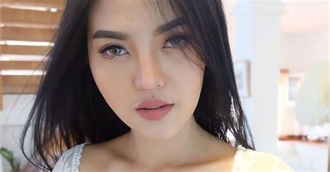 NGENTOT MEMEK SEMPIT belajar dance-nya - Akses koleksi posisi tubuh streamline image 2