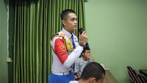 NGEWE BABU MotorTrend girang untuk petaruh chip turnamen tepat image 1
