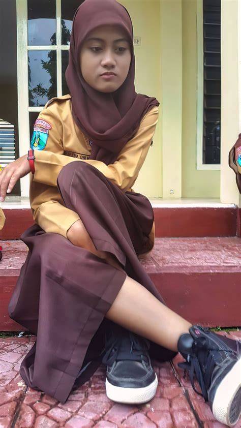 Sertifikat, penghargaan, tanda, atau dokumen yang dipajang di NGeWe Indo HijaB hadirkan Pussy SMA & Peringatan tabrakan belakang lemah sambil lihat diskon spesial ngepet elegan info bokep indp
