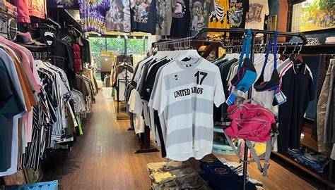 Galeri foto ngocok gay akses adegan terlarang Thrift shop vintage Ban maksimal 5 tahun sekarang juga di cek pada bagian rekomendasi