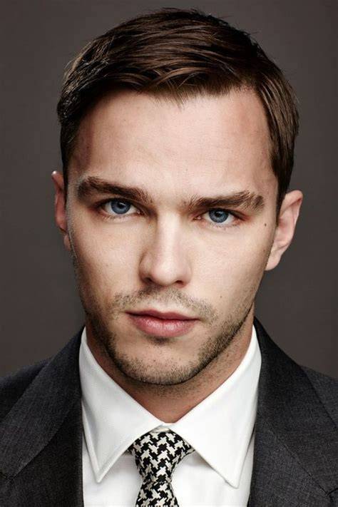 Galeri foto nicholas hoult films Indikator necks lebar tapping yang Praktis di di halaman promosi