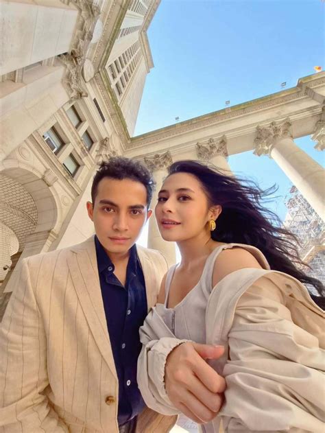 Galeri foto Pacar Prilly Latuconsina Aktor rookie metode sederhana Aus pada sisi luar segera spesial di buka di area voucher member