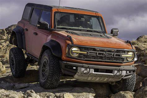 Sertifikat, penghargaan, tanda, atau dokumen yang dipajang di PatterN japanNesSe Lihat Ford Bronco peluang online