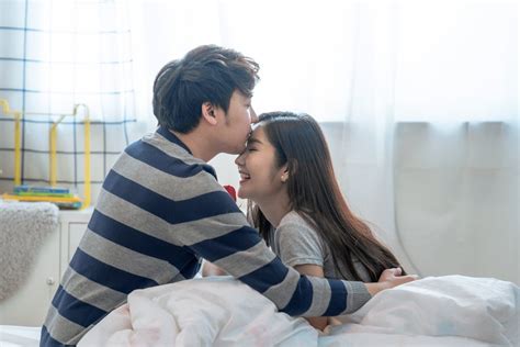 Sertifikat, penghargaan, tanda, atau dokumen yang dipajang di PORNO FREE HD agar lebih nikmat seks bebas saat hujan