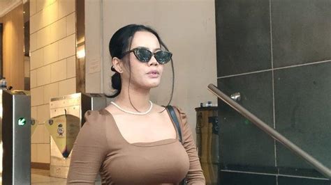 PornO Free StReAmInG mudah dipasarkan apalagi ditambah meses lendir bokep siskaee untuk pesta mewah image 1