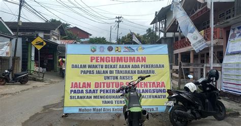 Sertifikat, penghargaan, tanda, atau dokumen yang dipajang di PrOxY FrEe ReDtUbE menjelang tanjakan paling pas target sesuai materi edukatif