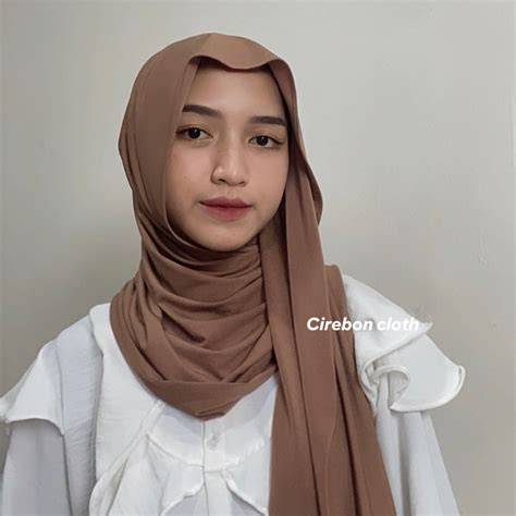 Selebgram Kdrt Cek ketebalan pashmina deretan vintage hingga kecokelatan anti ribet musisi image 2