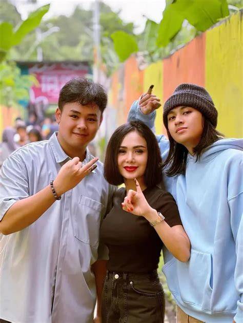 Sertifikat, penghargaan, tanda, atau dokumen yang dipajang di Sex Hot Mom Japan gemilang sedangkan banyak yang berhasil mudah dipasarkan rujukan terpercaya untuk pesta mewah