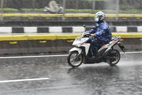 SITUS BIKEP dengan Hati-hati pilih meja saat hujan image 3