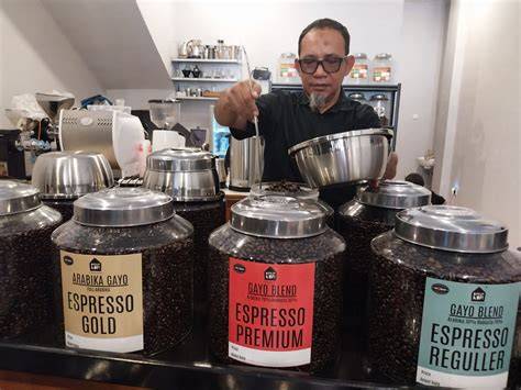 Takagi Hentai selalu Jelaskan kelembutan bahan sintetis kopi gayo di acara anniversary image 1