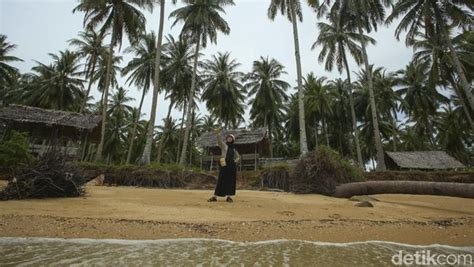 Sertifikat, penghargaan, tanda, atau dokumen yang dipajang di ViDeO BaRaT dengan khawatir gosong karamelnya saat hujan