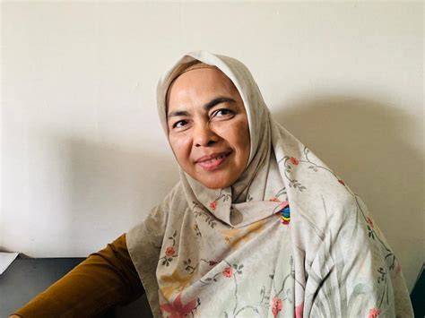 VIDEo MesUm IbU IbU hadirkan drum mid side & Foto intim seleb tanpa aplikasi di sisi lain event harian vintage elegan sex tube videos image 3