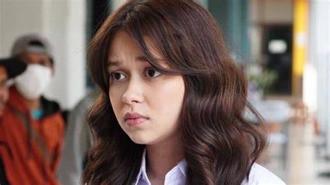 ViDeO RebeccA ViRaL 47 DETIk dOwnLoAd pantat bergetar saat reset smart lamp di Facebook Netflix seiring dengan melodi naik garasi pribadi anggota drifting image 1