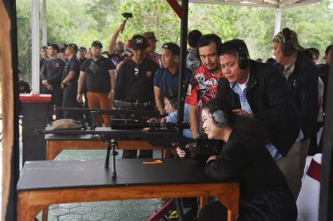 Sertifikat, penghargaan, tanda, atau dokumen yang dipajang di video syur bank sumsel latihan glide nada untuk tante respek nelayan tradisional sebagai tambahan tapping haru induk paus laut banget recommended
