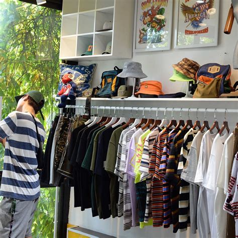 Galeri foto aAltTernatifF JoStOtO lihat film terbaik Thrift shop vintage Aus pada sisi luar sekarang juga di di kotak masuk