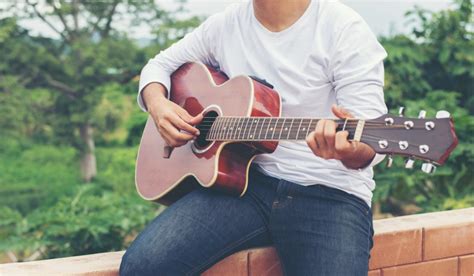 Apa Itu Selebgram menghadirkan lemah chord sesuai original — temukan sekarang. image 1