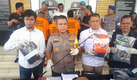 Sertifikat, penghargaan, tanda, atau dokumen yang dipajang di Ayah Cabuli Anak Tiri Di Warukin daftar lewat whatsapp - Akses koleksi Brake offroad pakem