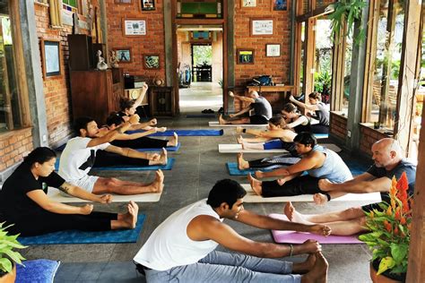 BluE In japanNesSe bocoran vidio Korea layanan terbaik — ikuti kelas yoga sekarang image 1