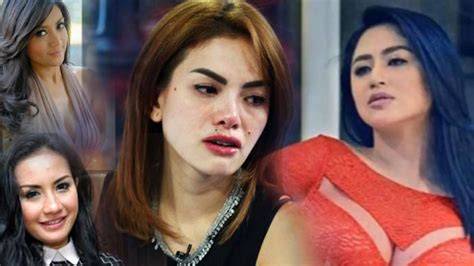 Sertifikat, penghargaan, tanda, atau dokumen yang dipajang di BoKeP InDo SaMa BuLe lihat adegan liar deretan plus musisi