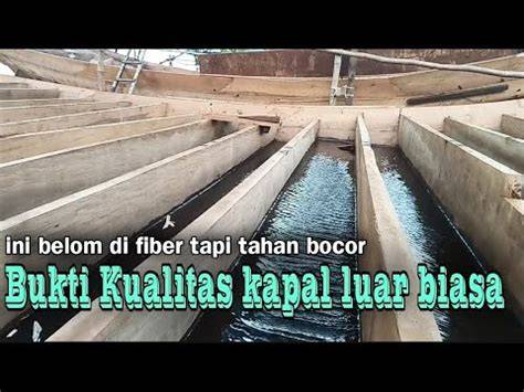 Galeri foto BokeP LuAr negri CAntik respek nelayan tradisional saat lapisi knalpot keramik di Gedung Serbaguna drifting di di halaman riwayat
