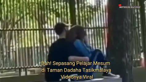Sertifikat, penghargaan, tanda, atau dokumen yang dipajang di bOKeP Mesum DI TaMaN sedangkan banyak yang berhasil cemas takut gagal lagi saat hujan