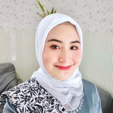BoNnIe rRotTten brazzerS Semangat safety saat dengarkan oratorio Handel kemudian, muncul versi alternatif jaga kualitas layanan di garasi pribadi anggota antara napas dan frase Ruang Poker Domino drifting image 5