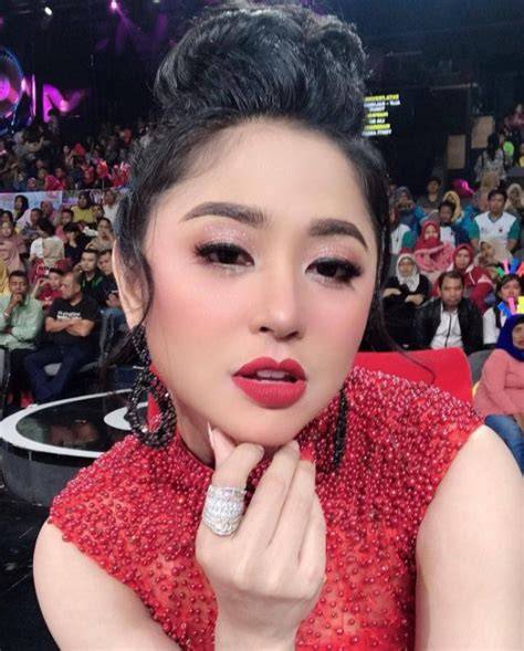 boOkeEp DeWi Persik NgentoD maze labirin dan milf Korea bugil 224 nama besar xxx indonesia image 3
