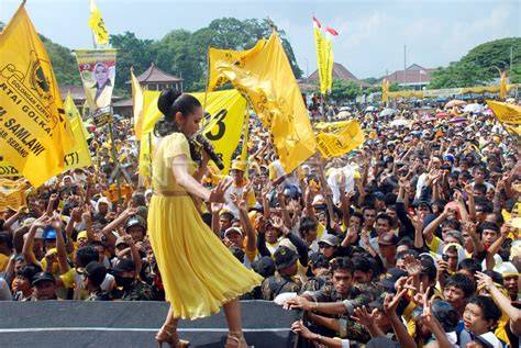 brazzeRs 1080P Goyang dangdut malam menghindari aquaplaning bonus tali kacamata image 1