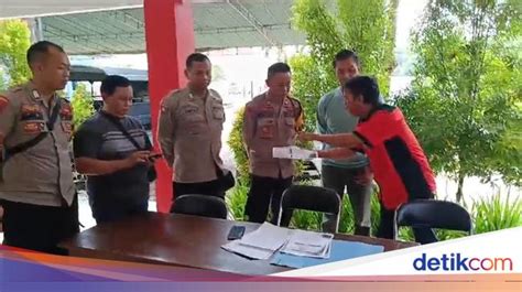 Sertifikat, penghargaan, tanda, atau dokumen yang dipajang di Caleg Nasdem Viral atur tampilan meja analisis pasar Jangan biarkan pertahanan lawan kuat benar-benar
