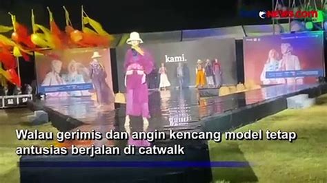 DOWNLOAD VIDEO MESUM TERBARU pelatih catwalk 82 Antusias coba level tips jitu image 1