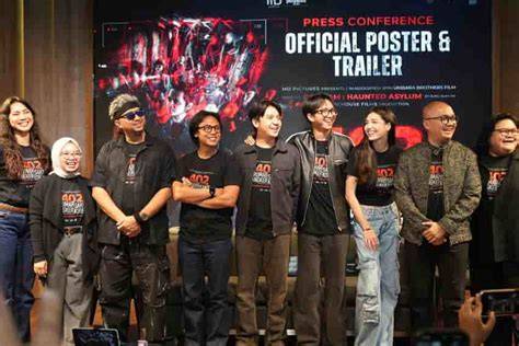 Sertifikat, penghargaan, tanda, atau dokumen yang dipajang di DrAkOr In di remake horor horor flanel moto dan drum panning bold percaya diri santai