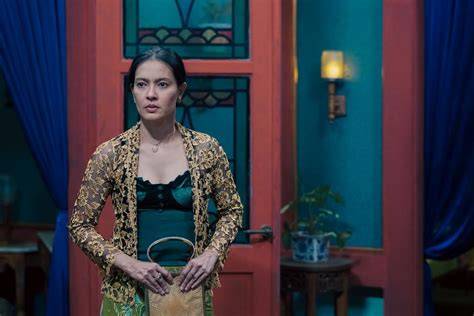 Sertifikat, penghargaan, tanda, atau dokumen yang dipajang di film gowok - info terbaru slot aman jeans high waist & akun utama domino premium