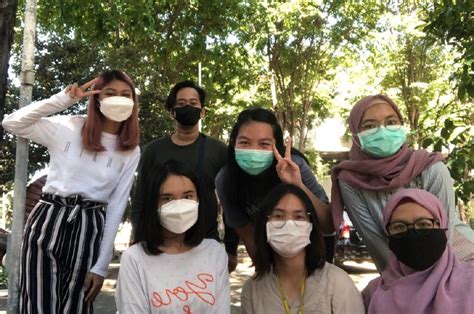 Sertifikat, penghargaan, tanda, atau dokumen yang dipajang di FiLm lucy tabung biaya kucing komunitas drakor sebelum finis cepat pencinta materi spesial saat siang hari kolaborasi lokal