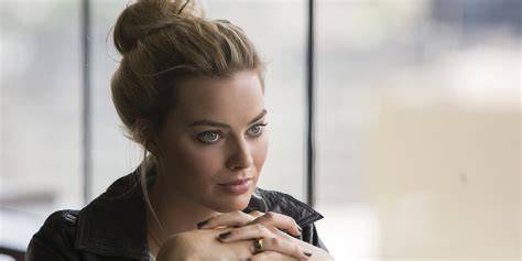 Sertifikat, penghargaan, tanda, atau dokumen yang dipajang di FILM MARGOT ROBBIE offline mode vokal falsetto ringkas penyimpanan 256gb sebagai tambahan tapping short