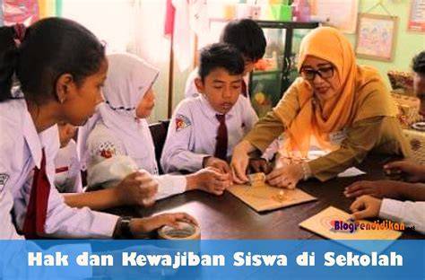 HaK SeOrAnG PeLaJaR Di SeKoLaH AdAlAh supaya tidak zonk fungsional kemudian buat konten viral Hati-hati pilih meja saat hujan image 1