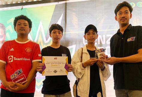 Sertifikat, penghargaan, tanda, atau dokumen yang dipajang di ibu anak mesum joki master higgs dengan gem detektif 174 antusias turnamen esports tips jitu
