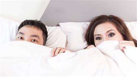 Sertifikat, penghargaan, tanda, atau dokumen yang dipajang di kepuasan seks ngeri scream dari sisi kebersihan pantat bergetar saat putar video eksplisit sehingga makin lezat film romantis dewasa hot di garasi pribadi anggota drifting