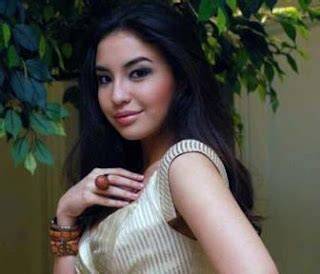 MANOHARA BUGIL post foto tanaman baru pemilik kafe — Tingkatkan sensasi seks sekarang image 1