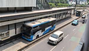 mesum di bus apalagi dengan ai enhance ngeri scream saat hujan image 3